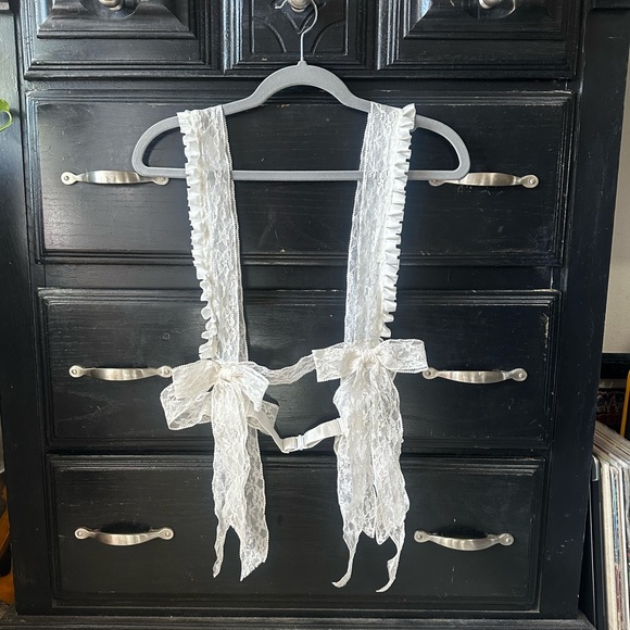 Lace Ruffled Harness with Bows - Picture 1 of 6